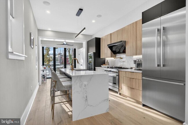 Building Photo - 32 Adams St NW