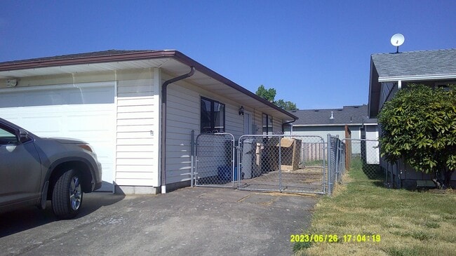 Building Photo - 2169 SE Madison St