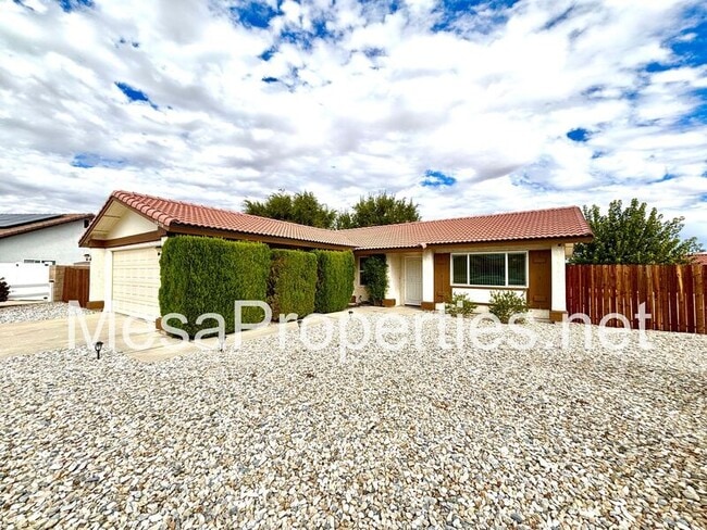 Building Photo - 18390 Mead Ln