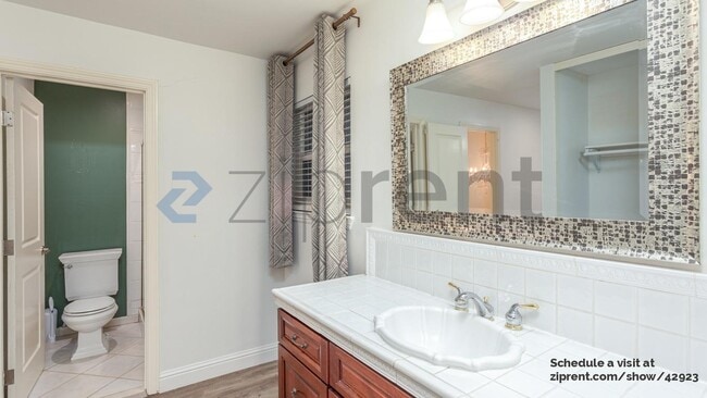 Building Photo - 3226 Gardendale Dr