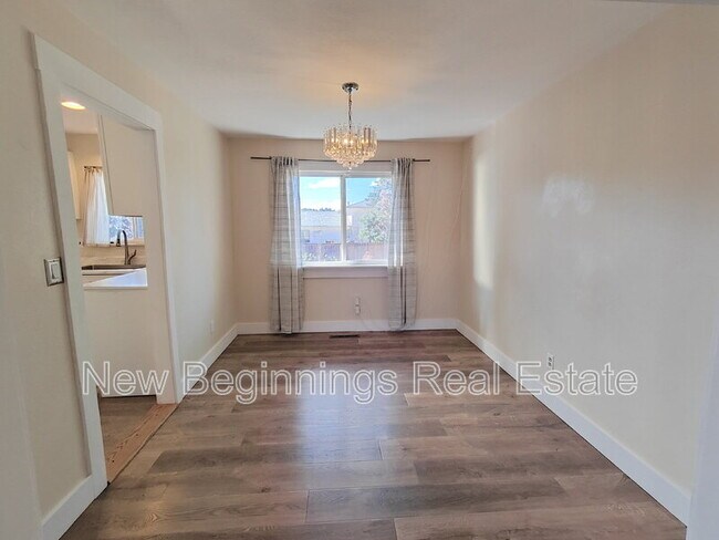 Building Photo - 5330 Silver Spur Ave