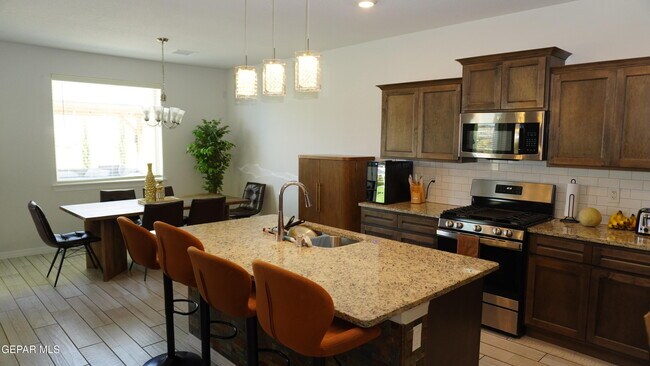 Building Photo - 7341 Eagle Vista Dr