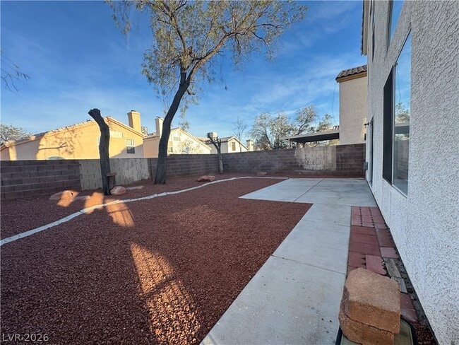 Building Photo - 1708 Sierra Valley Way