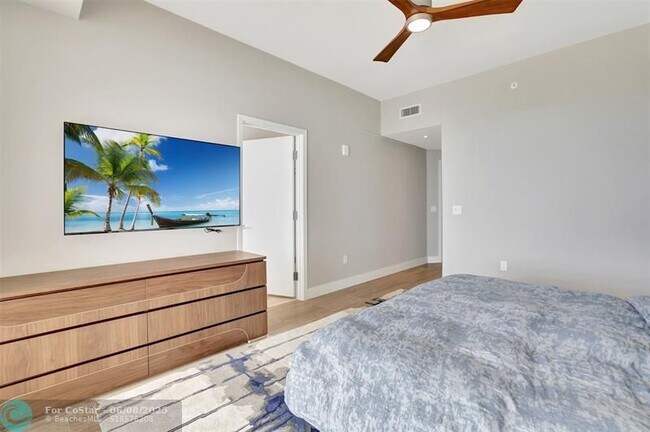 Building Photo - 525 N Fort Lauderdale Beach Blvd