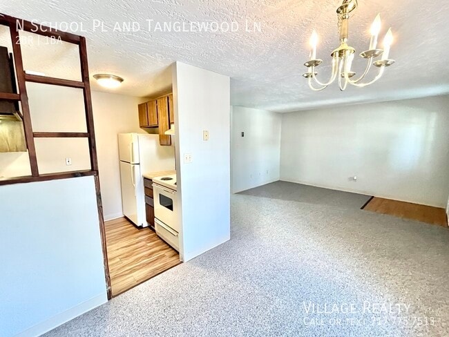 Building Photo - 343 N School Pl