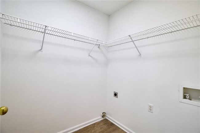 Building Photo - 1645 Fort Mason Way