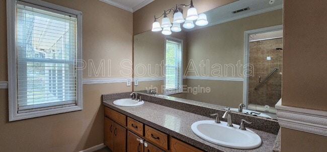 Building Photo - 200 Eli Run