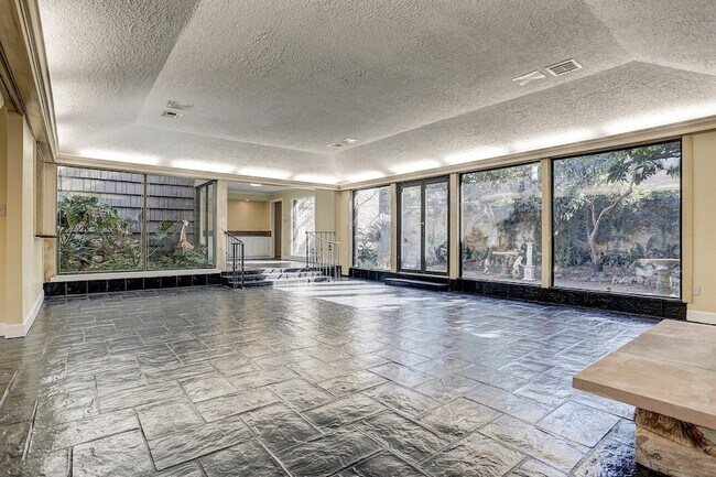 Building Photo - 5203 Braesvalley Dr
