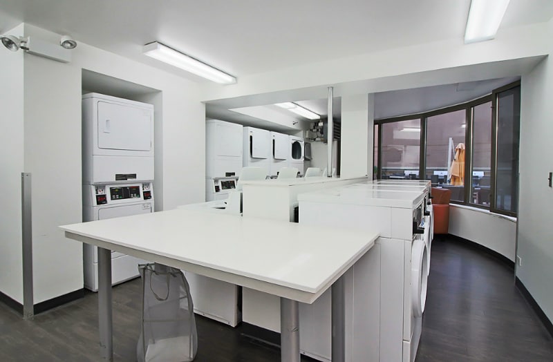 Building Photo - 380 E Ohio St