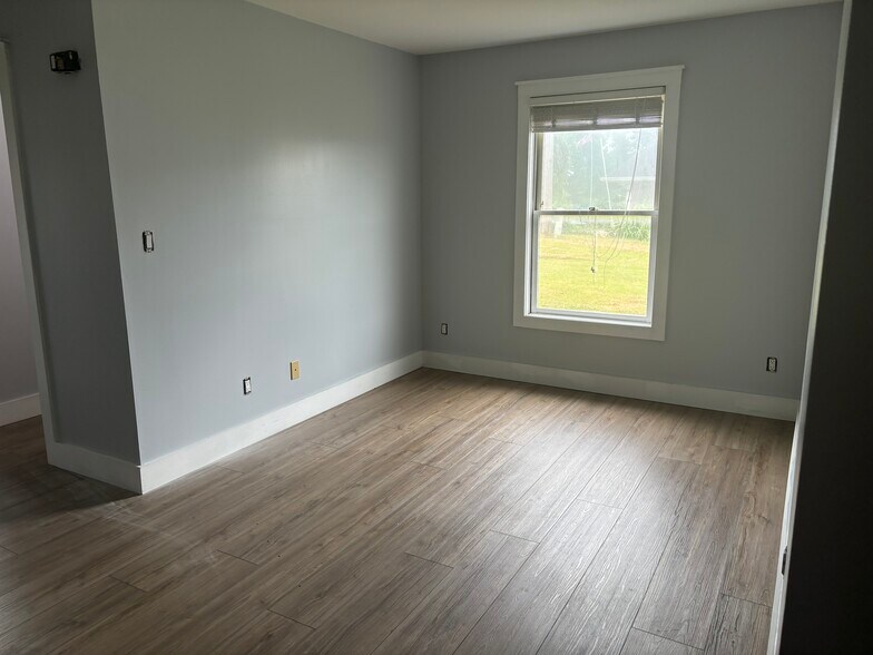 Building Photo - 1040 Cinnamon Dr
