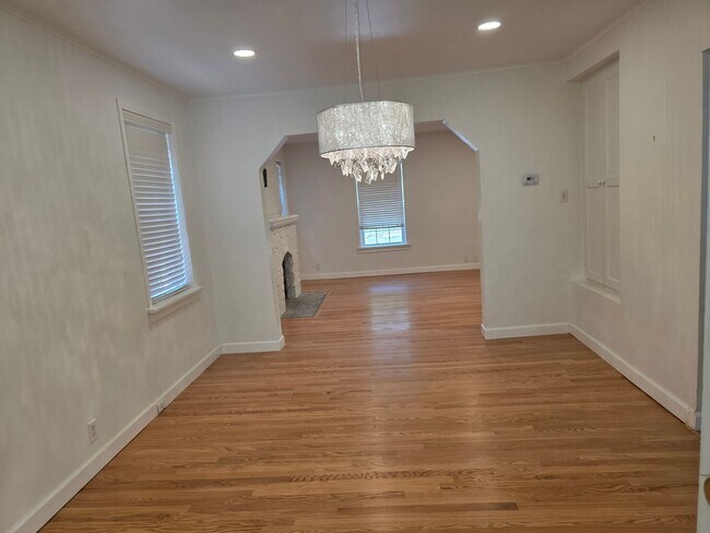 Building Photo - 7264 Northmoor Dr