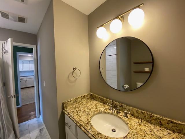 Building Photo - 1330 Quail Run Cir