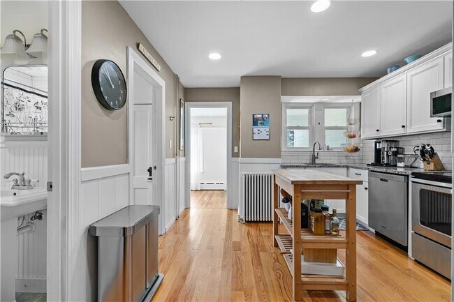 Building Photo - 20 Borden Farm Rd