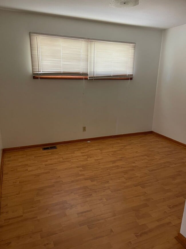 Building Photo - 3 Bedroom 2 Bath Brick Home Church Hill TN