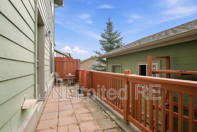 Building Photo - 3272 S Litzler Dr