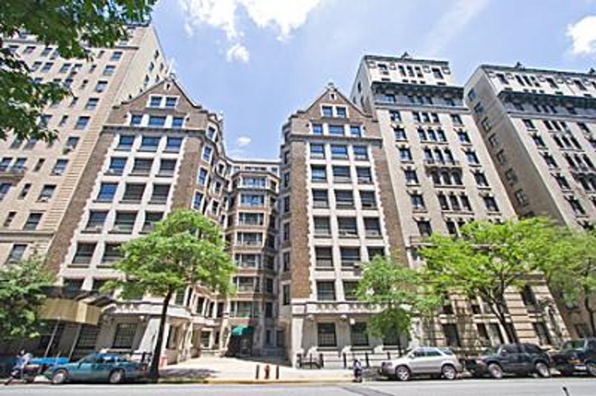 Building Photo - 527 W 110th St