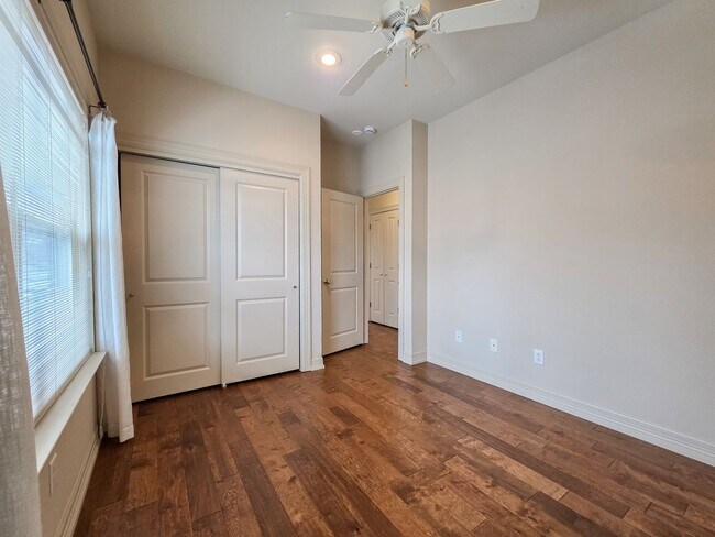 Building Photo - 4515 Avenue G Ave