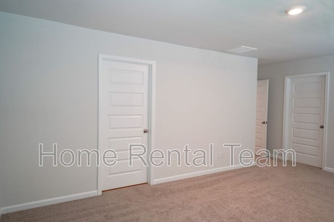 Building Photo - 139 Painted Lady Lp