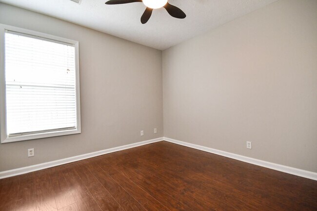 Building Photo - Pet Friendly Three Bedroom with Bonus!