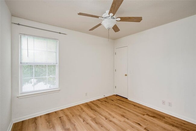 Building Photo - 348 Spillway Dr