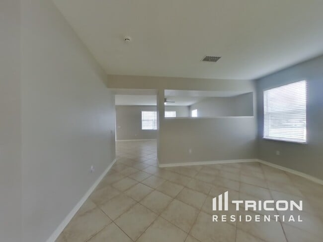 Building Photo - 19609 Timberbluff Dr