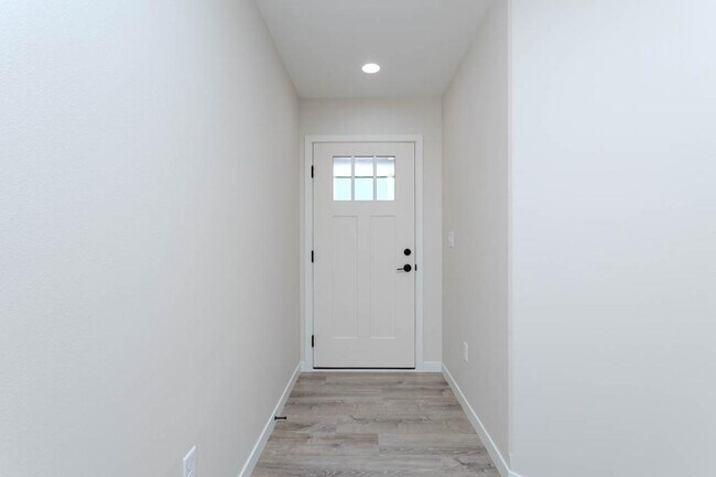 Building Photo - 3504 Green Pastures Ln