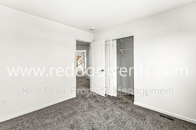 Building Photo - 6903 Oakdale Ln