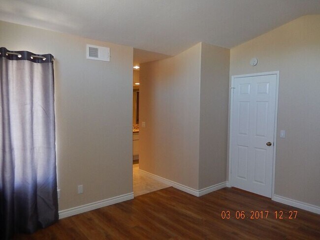 Building Photo - 28720 N Port Ln