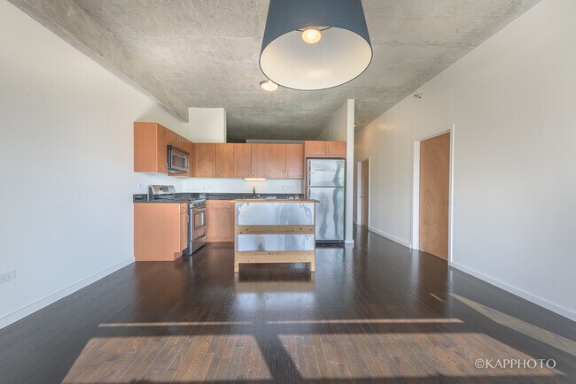 Building Photo - 1620 S Michigan Ave