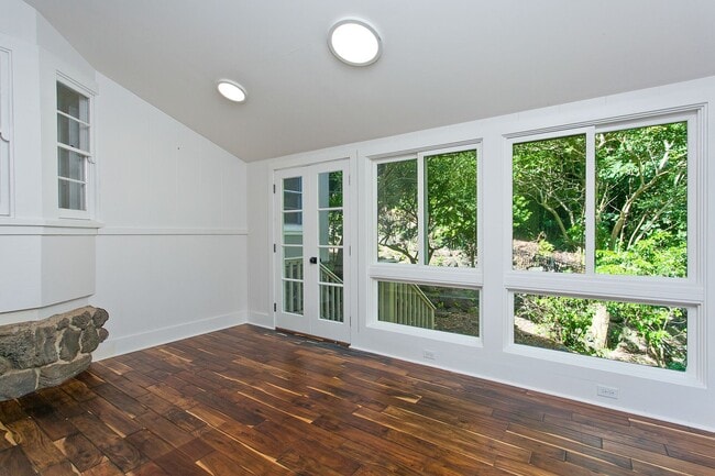 Building Photo - 3125 Huelani Pl