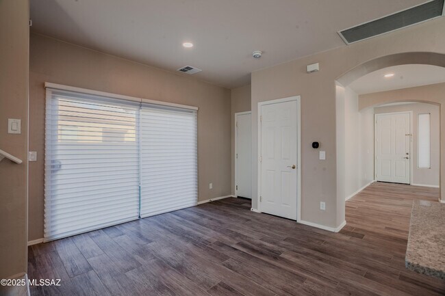 Building Photo - 6161 N Placita San Agustin