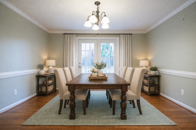 Building Photo - 3 Bedroom 2.5 Bathroom with Bonus Room!