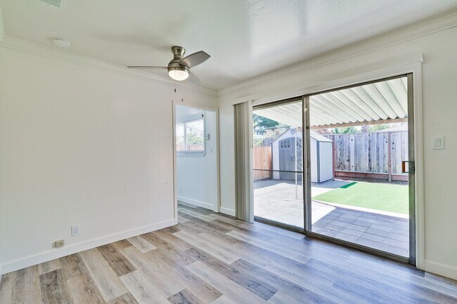 Building Photo - 800 W Hacienda Ave