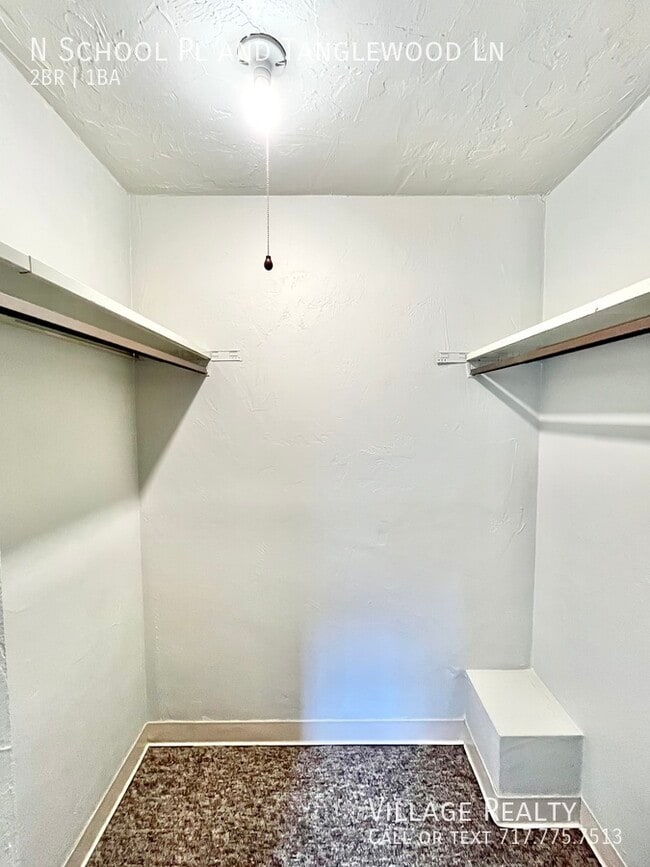 Building Photo - 343 N School Pl