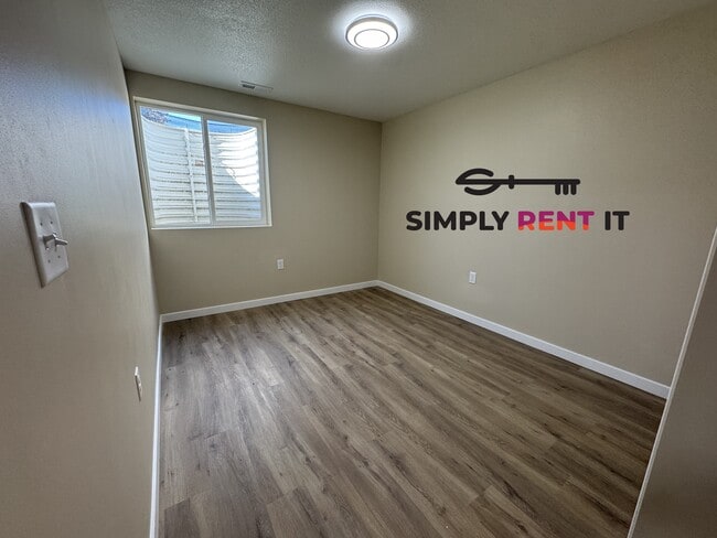 Building Photo - All Utilities, Lower-Level Living Space in Owner Occupied Home