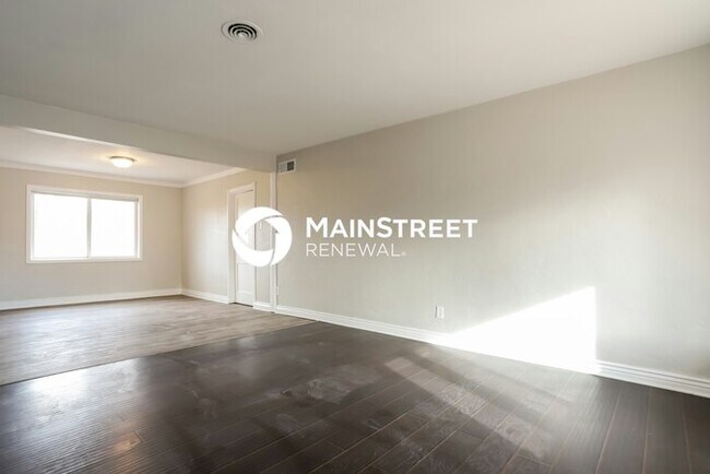 Building Photo - 3 Bedroom Pet-Friendly Home in AURORA, CO with Main Street Renewal