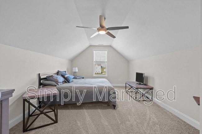 Building Photo - 124 Rocking Horse Ln