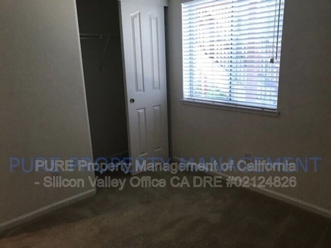 Building Photo - 587 Skypark Dr