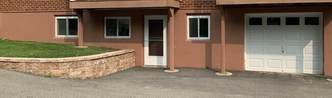 Building Photo - 300 Ketchamtown Rd