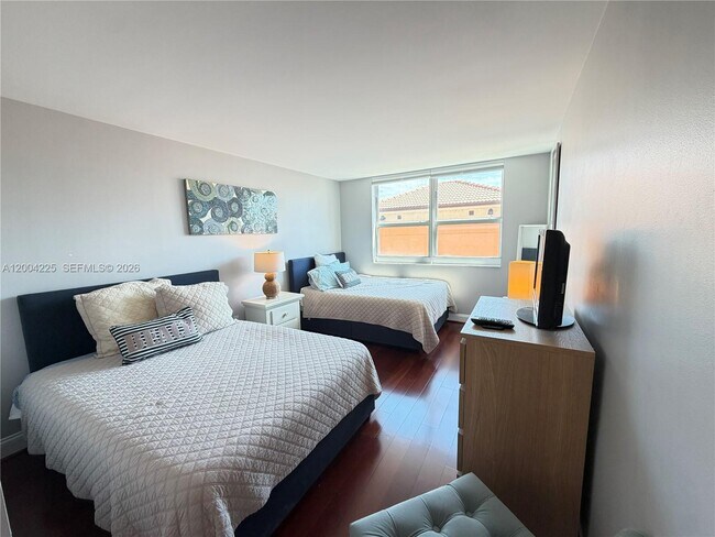 Building Photo - 90 Alton Rd