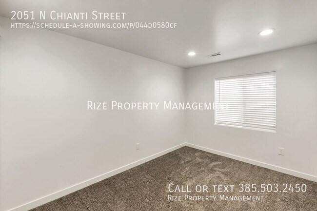 Building Photo - 2051 N Chianti St