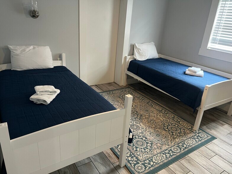 Building Photo - 1011 67th Avenue Dr W