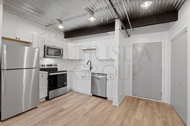 Building Photo - Modern 1 BR Apt in Mt Washington, 2 Off Street Parking Spaces, Private storage, Pets OK, W/D, DW, AC