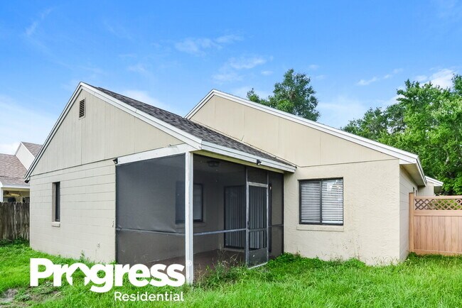 Building Photo - 215 River Chase Dr