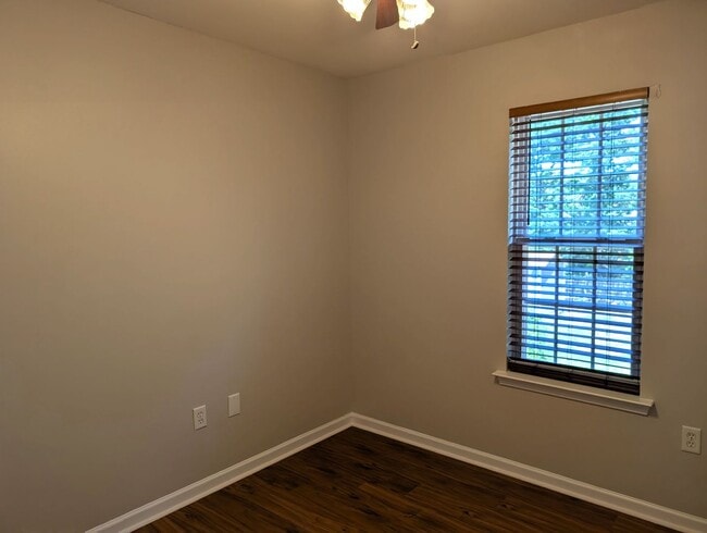 Building Photo - 9935 Redbud Tree Ct
