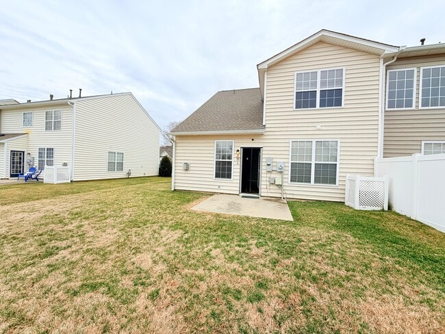 Building Photo - 850 Parkland Pl