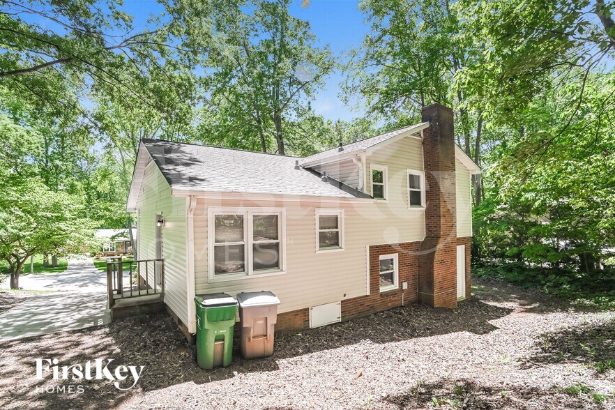 Building Photo - 5721 Trotters Ridge Rd