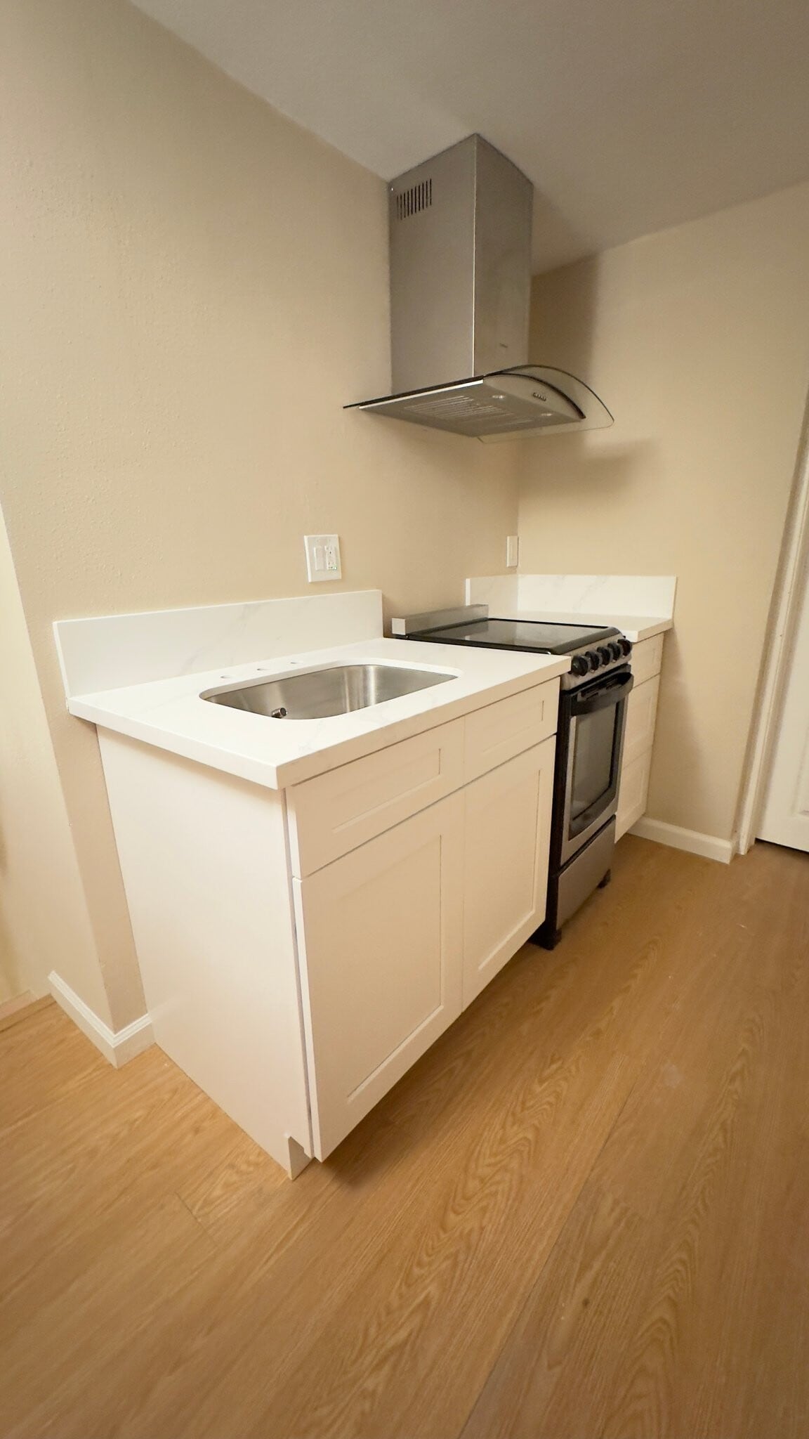 Building Photo - 520 Manzanita St