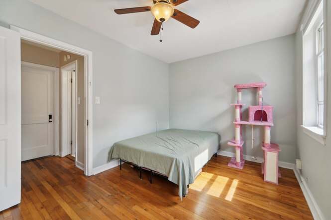 Building Photo - 1217 W 37th St