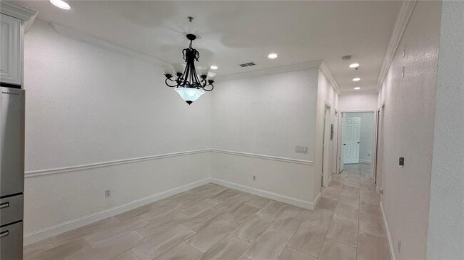 Building Photo - 16303 Enclave Village Dr